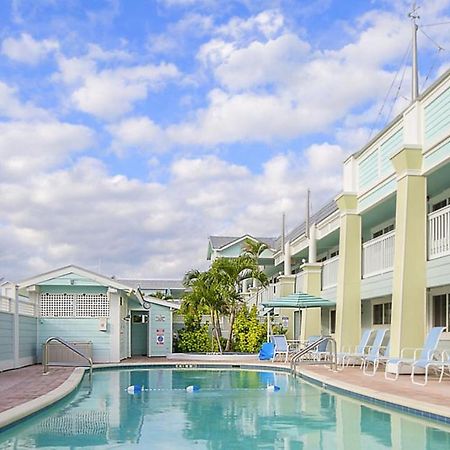Resort Sixty-Six Holmes Beach Exterior foto