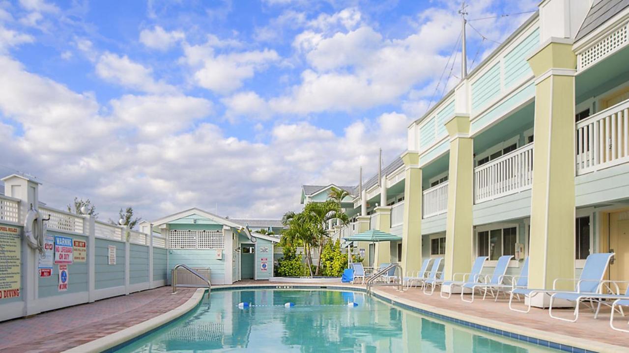 Resort Sixty-Six Holmes Beach Exterior foto